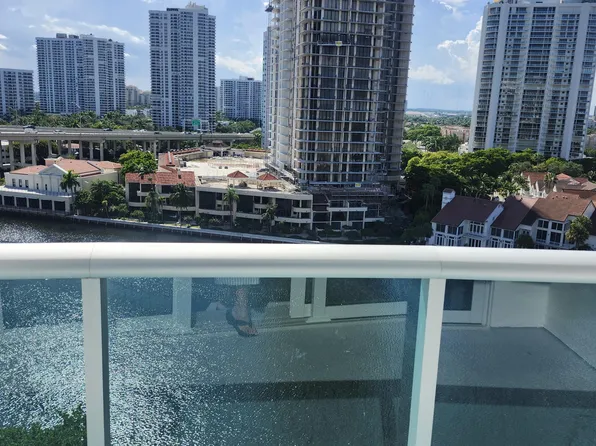 19390 Collins Ave, Sunny Isles Beach, FL