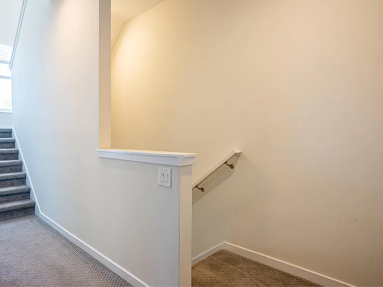 339 8th St N #1 — Photo 24