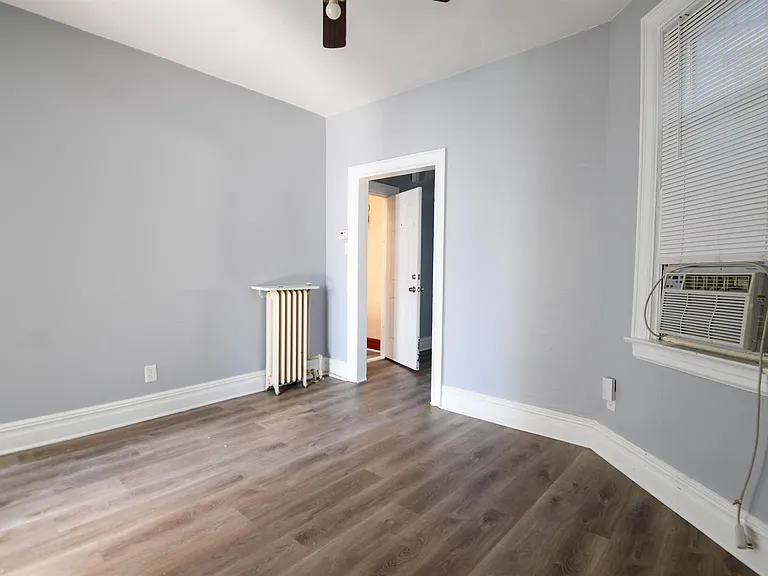 153 Sterling Ave — Photo 10