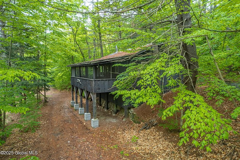 2nd image of 8 Crescent Drive
