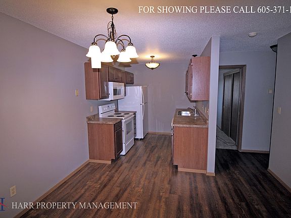 2nd image of 2300 S Sycamore Ave APT 1