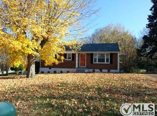 102 Lee Dr, Columbia, TN 38401