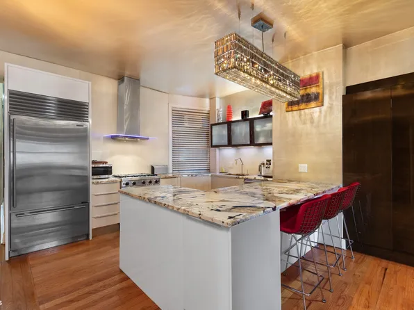 251 West 95th Street image 4 of 11