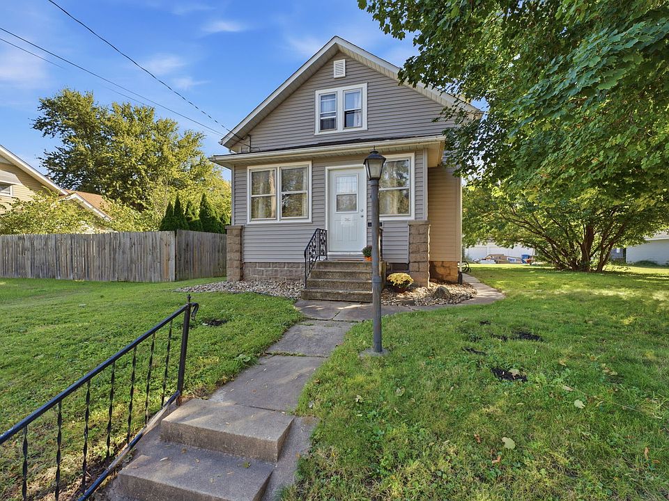 1st image of 2526 4th St