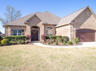 703 Gus Ct, Bonaire, GA 31005