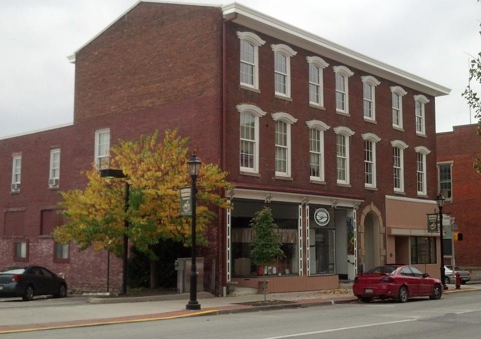 Exterior, facing High Street