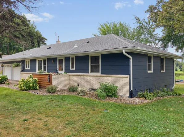 204 4th St NE, Mayer, MN 55360