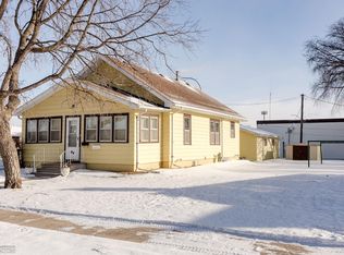 104 15th St S, Moorhead, MN 56560