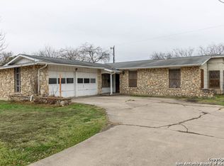 215 Whitecliff Dr, San Antonio, TX 78227