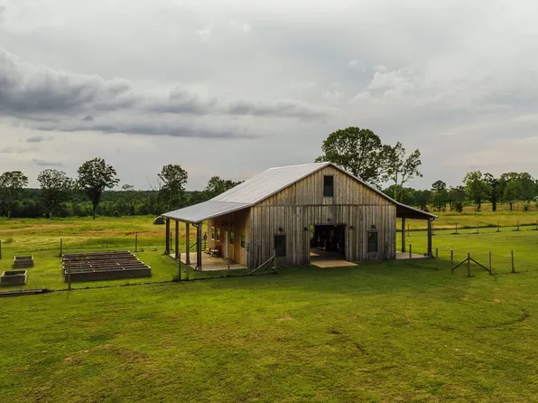 447 County Road 215, Abbeville, MS 38601