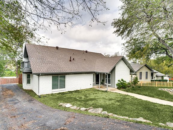 2nd image of 2021 Wildwood Dr