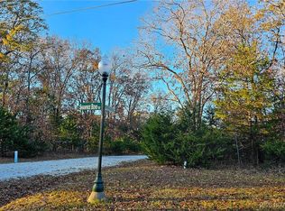 1109 Shawnee Bend Rd, Sunrise Beach, MO 65079