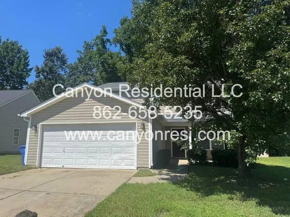 223 Julian Pond Ln, Kernersville, NC 27284