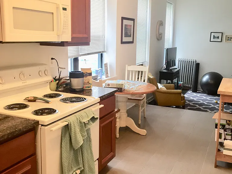 1353 N State Pkwy #5D — Photo 8