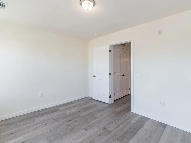 3102 N Broad St — Photo 13