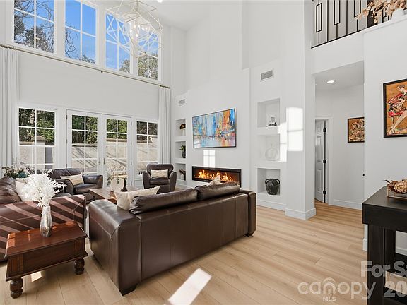 4th image of 134 Wendover Heights Cir