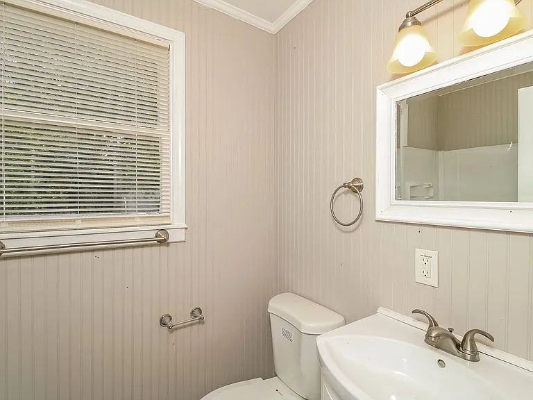 14995_028_bathroom_12875869.jpg