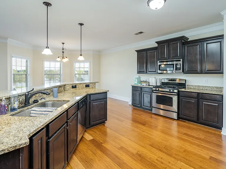 965 McCathern Ave — Photo 10