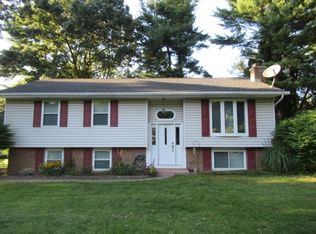 15 Teakwood Dr, Clifton Park, NY 12065