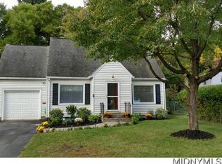 2 Hilltop Ter, New Hartford, NY 13413