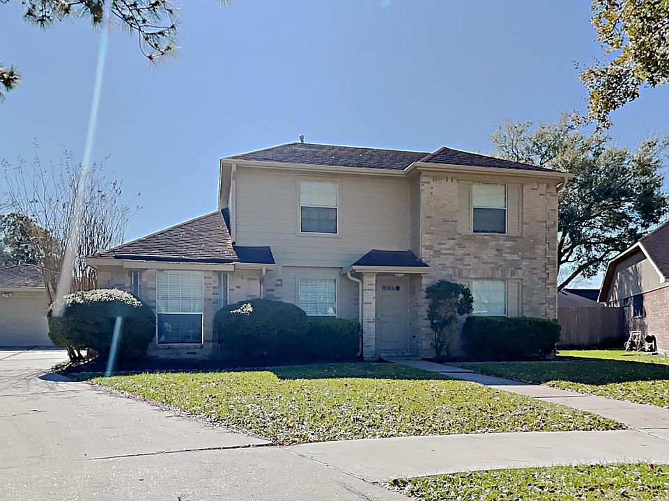 1st image of 226 Queens Ct