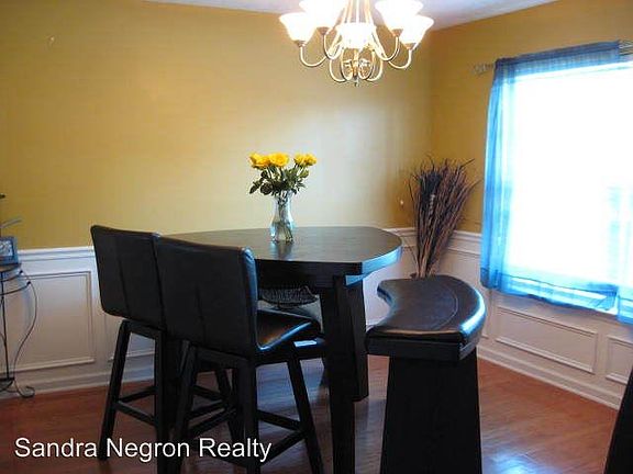 4th image of 3044 Parkridge Dr