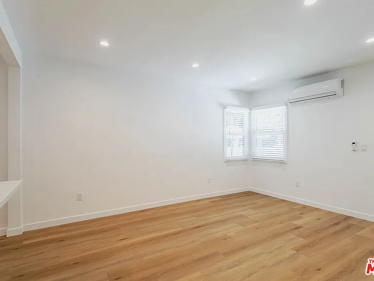 815 W Glenoaks Blvd #A — Photo 8
