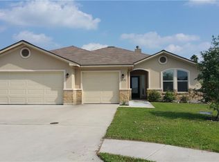 301 Secretariat Dr, Victoria, TX 77901