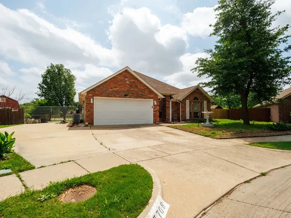 7708 Chandler Ct, North Richland Hills, TX 76182
