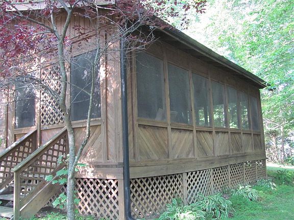 Screened-in porch