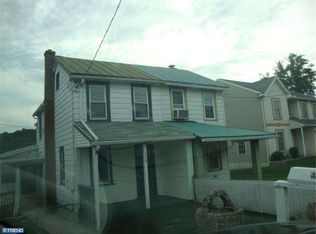 420 Indian Manor Dr, Leesport, PA 19533