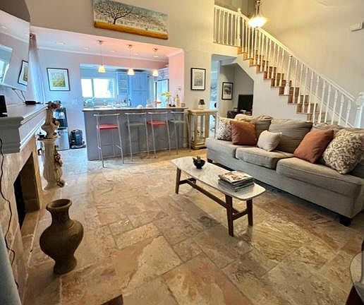 5th image of 607 Arroyo Seco Dr
