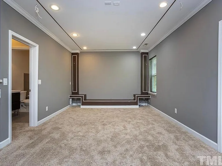 214 Kylemore Cir — Photo 20