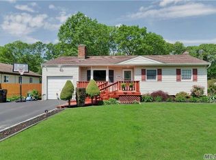 1058 Reilly St, Bay Shore, NY 11706