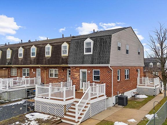 4th image of 725 Kingston Rd