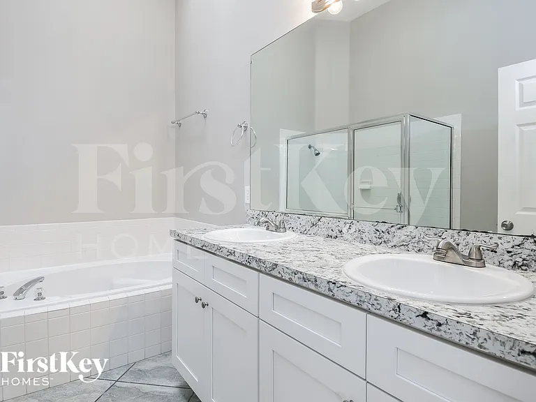 13521 Fordwell Dr — Photo 10