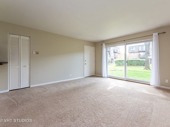 5th image of 9397 Bay Colony Dr APT 1W