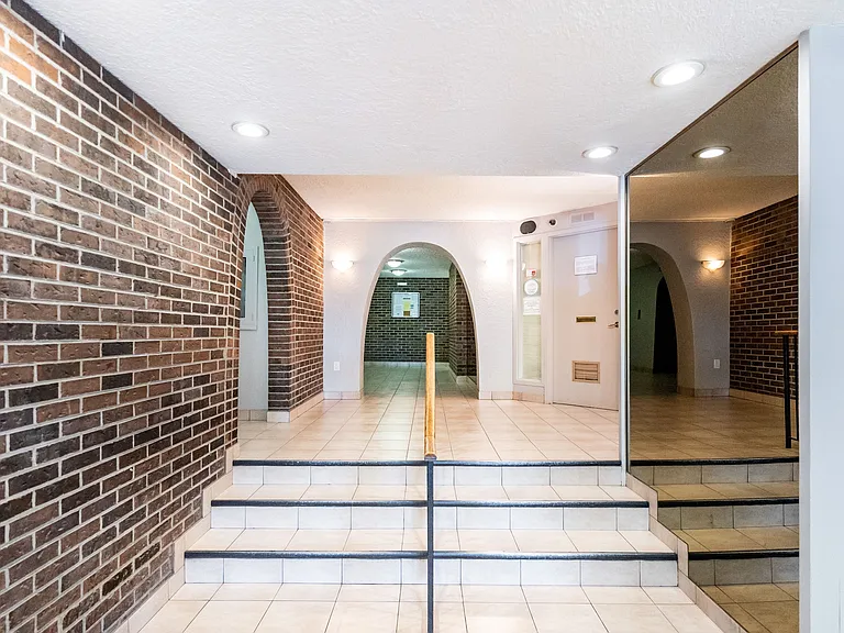 34 Leith Hill Rd — Photo 9