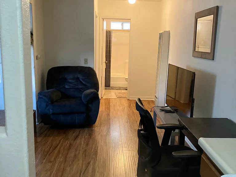 610 Olive Ave — Photo 8