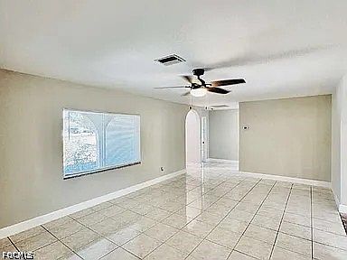 2nd image of 5015 Lee Blvd