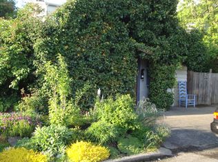 1610 N 37th St, Seattle, WA 98103