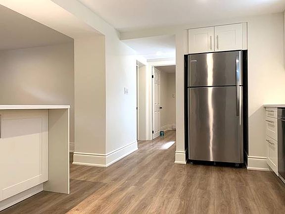 5th image of 806 Duke St #2