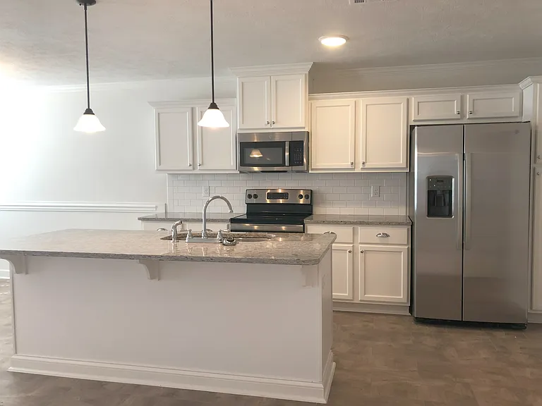 807 Goodale Dr — Photo 5