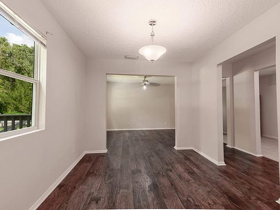 3rd image of 1927 Solomon St