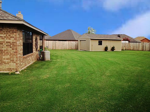 5th image of 517 SW 150th St