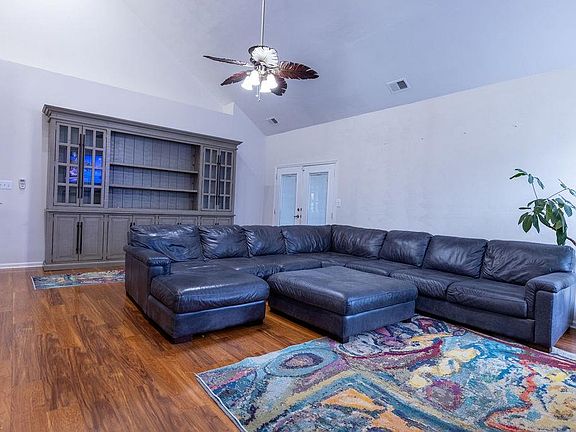 4th image of 2308 Angler Ln