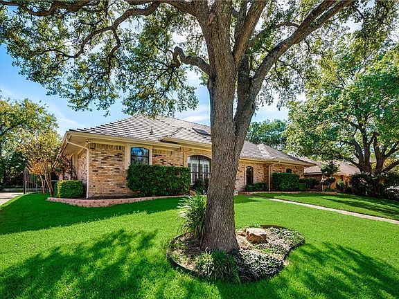 2nd image of 213 Oakmont Dr