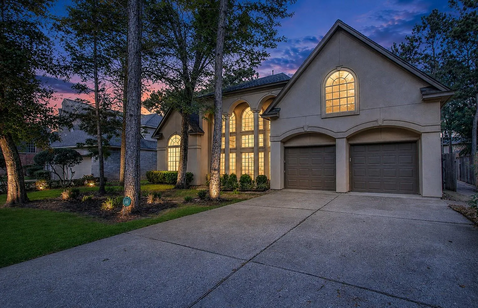 5 bed, 3.5 bath, 3886 sqft, $5,000 — Photo 1