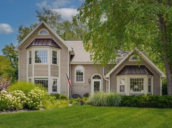 4763 Charlestown Dr, Stevensville, MI 49127