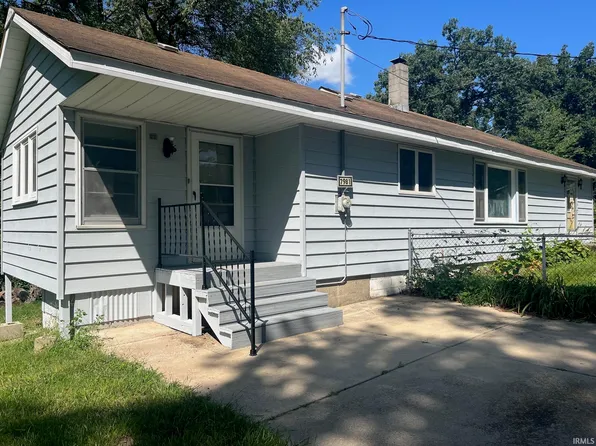 7981 N Tecumseh Rd, Walkerton, IN 46574